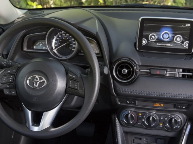 Toyota Yaris Sedan 2016 5.jpg