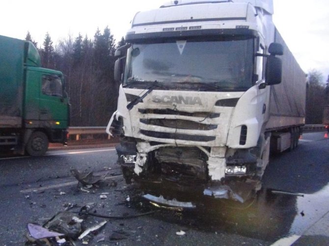 Водитель Daewoo Nexia погиб в ДТП с грузовиком в Грязовецком районе 1.JPG