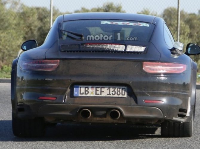 На тесты вывели новый Porsche 911 1.jpg