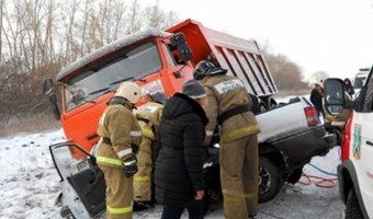 Под Кемерово в ДТП с КамАЗом погибли пять человек