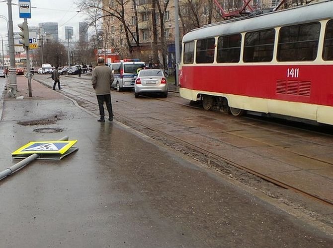 На юге Москвы «Газель» насмерть сбила пешехода (5).jpg
