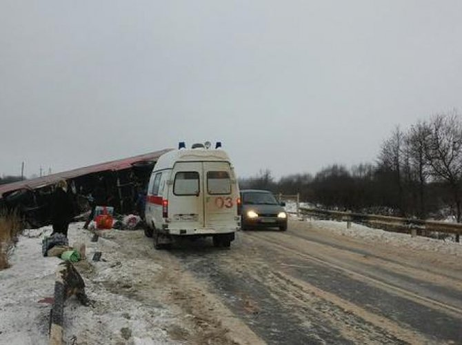 В Ивановской области перевернулся автобус с 35 пассажирами (4).jpg