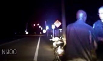 Афроамериканец-рецидивист ранил полицейского при проверке документов на дороге