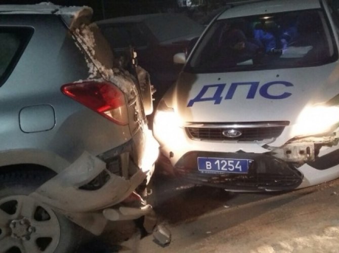 В Тюмени пьяный школьник разбил 7 автомобилей (3).jpg