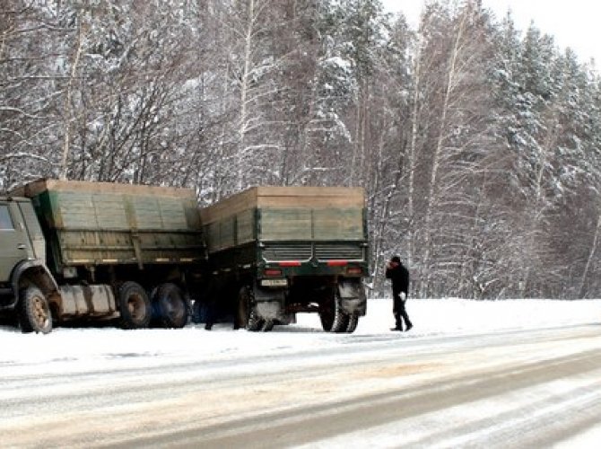 В ДТП на Оренбургском тракте погибла девушка (5).jpg