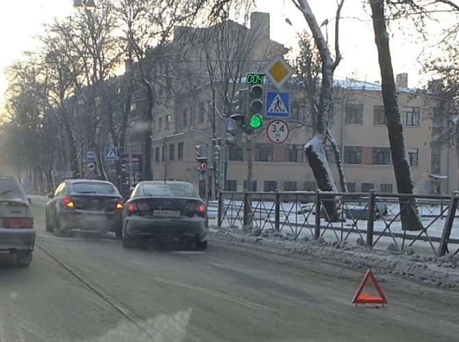 ДТП на Большом САпсоньевском проспекте