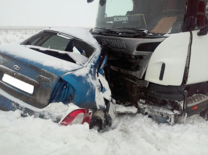 Под Самарой в ДТП погибли четыре человека (2).jpg