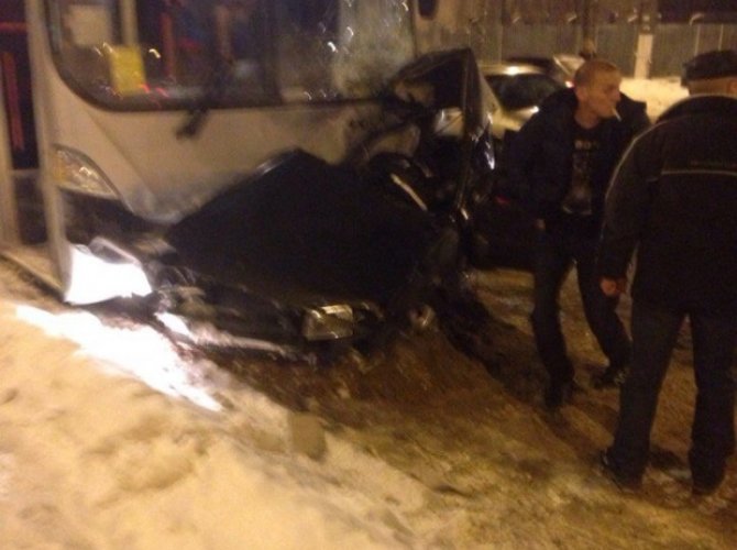 В Твери в ДТП с автобусом погибли два человека (3).jpg