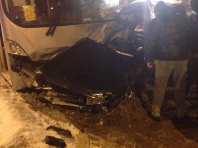 В Твери в ДТП с автобусом погибли два человека (4).jpg