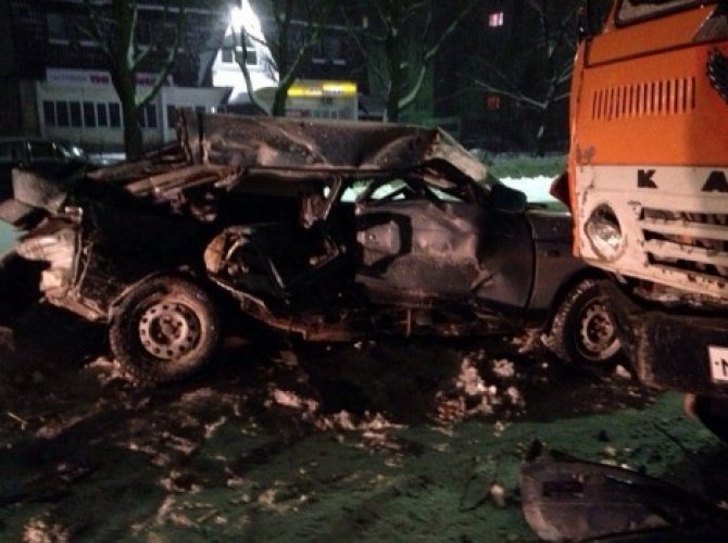 В ДТП с КАМАЗом и автогрейдером в Удомле погибли два человека (2).jpg