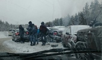 Под Петербургом столкнулись 18 автомобилей