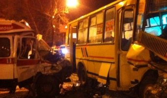 В Нижнем Новгороде при столкновении «скорой» и автобуса пострадали 10 человек