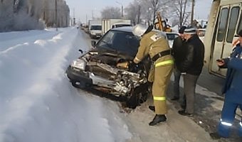 В Курске столкнулись автомобиль «Нива Шевроле» и трактор «Беларусь»