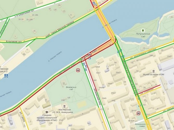 В Петербурге перевернулась бетономешалка (2).jpg
