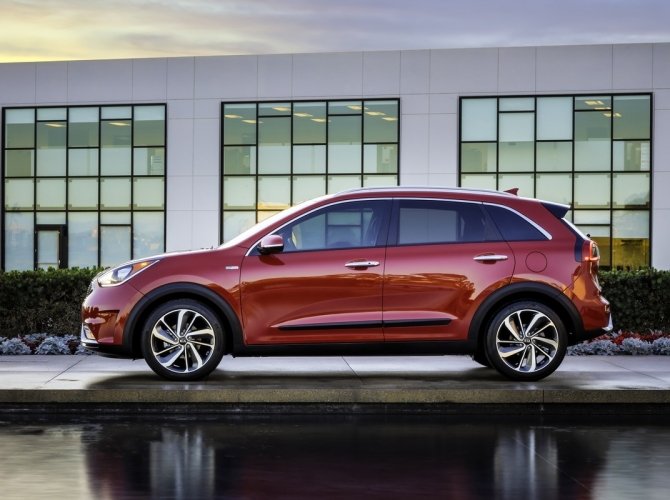 Kia Niro 2016 hybrid (4).jpg