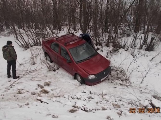 В Тульской области столкнулись Renault и Hyundai (2).jpg