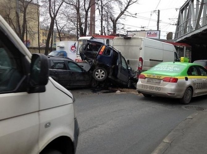 В ДТП на Лесном проспекте погиб водитель Suzuki (2).JPG