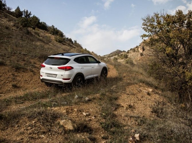 Hyundai Tucson получил панорамный люк Webasto (1).jpg