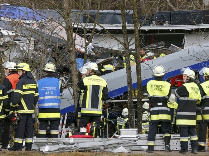 При столкновении поездов в Баварии погибли восемь человек (2).jpg