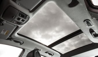 Hyundai Tucson получил панорамный люк Webasto