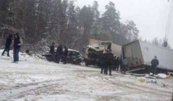 Под Владимиром в массовом ДТП погиб человек и пятеро пострадали