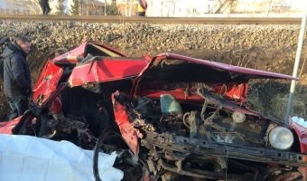 Под Калининградом поезд протаранил Volkswagen: есть погибшие