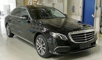 В Китае засняли новое поколение удлиненного Mercedes-Benz E-Class