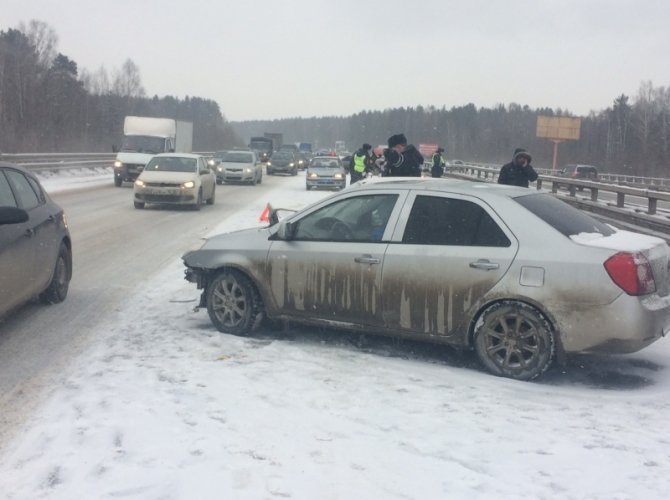 На Серовском тракте произошло несколько ДТП на одном участке дороги (1).jpg