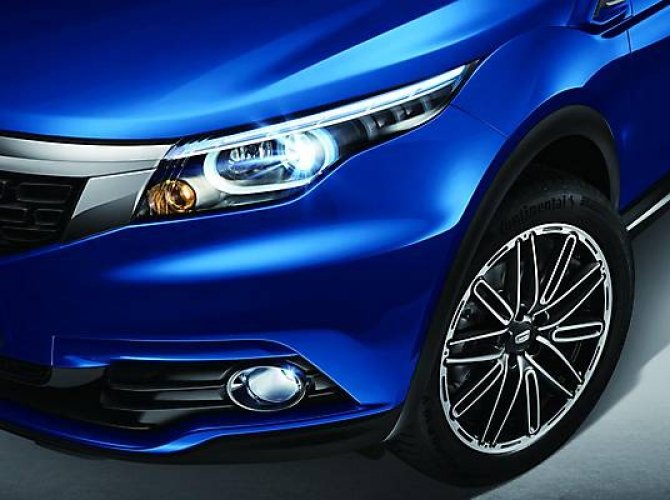 Qoros 5 SUV 2016 (11).jpg