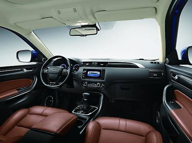 Qoros 5 SUV 2016 (4).jpg