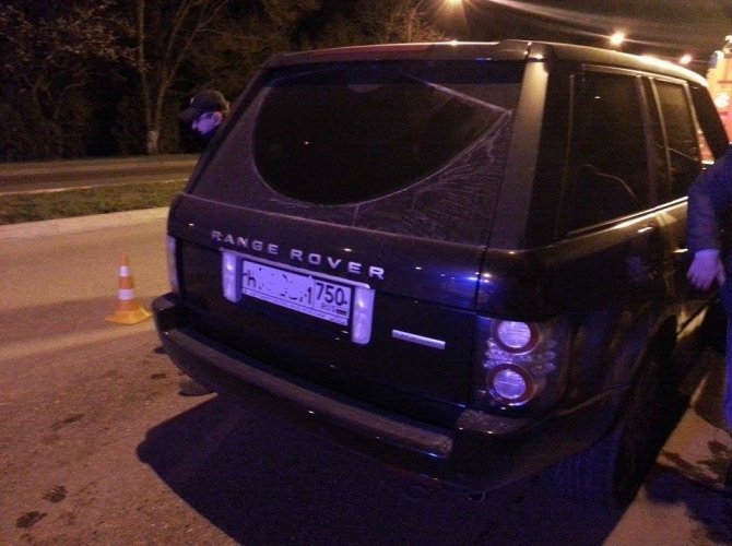 В Севастополе Range Rover насмерть сбил двух подростков (4).jpg