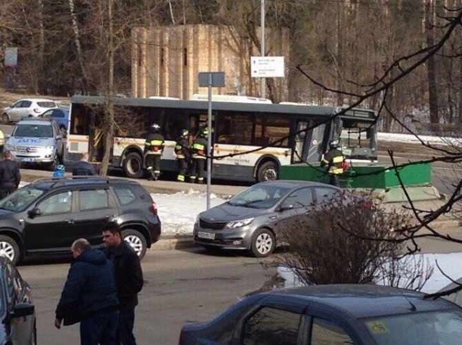 В Зеленограде в ДТП с автобусом пострадали три человека (1).jpg