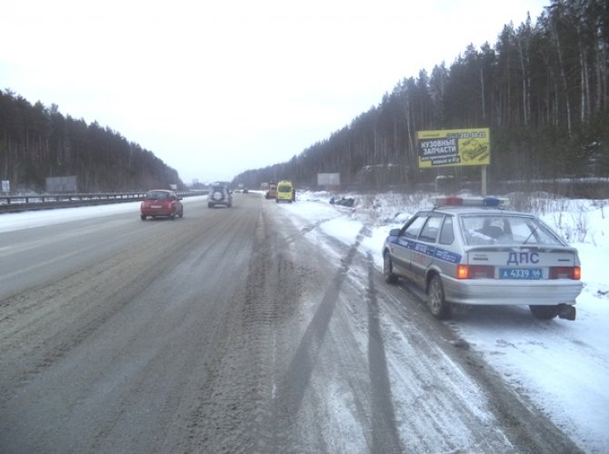 В ДТП на Серовском тракте при опрокидывании авто пострадали два человека (2).jpg