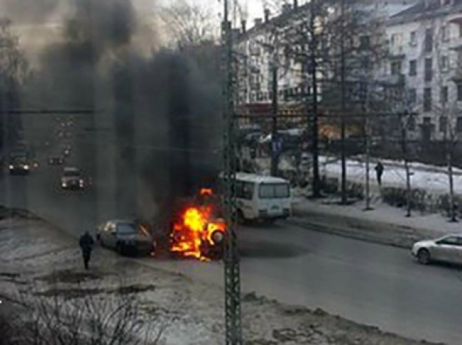 В Петрозаводске взорвался автомобиль 18.03 (5).jpg