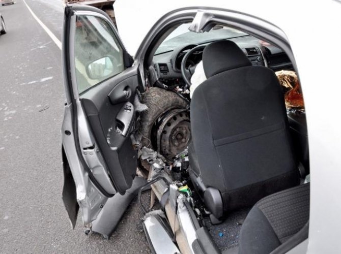 В Москве погиб водитель Toyota Supra после столкновения с деревом (2).jpg