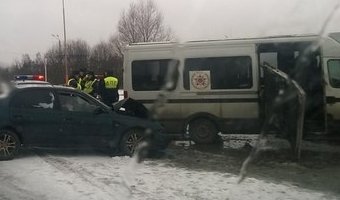 В Брянске из попавшей в ДТП маршрутки выпали пасажиры