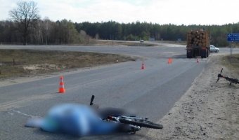 Велосипедистка погибла под колесами МАЗа возле деревни Копань