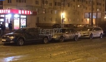 В Петербурге машины залило цементом