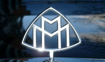 Два автомобиля Maybach столкнулись в Москве