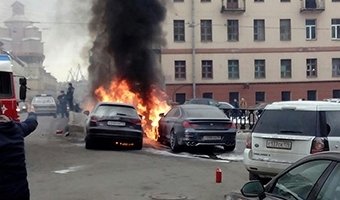 В Петербурге сгорела машина жены Шнурова