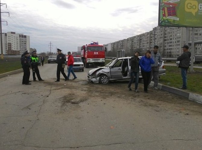 В Балакове водитель умер за рулем и устроил ДТП (1).jpg