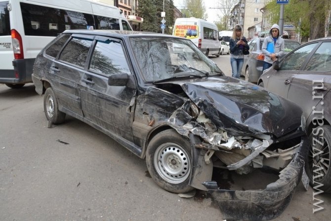 Массовое ДТП в Саратове блокировало движение общественного трнспорта