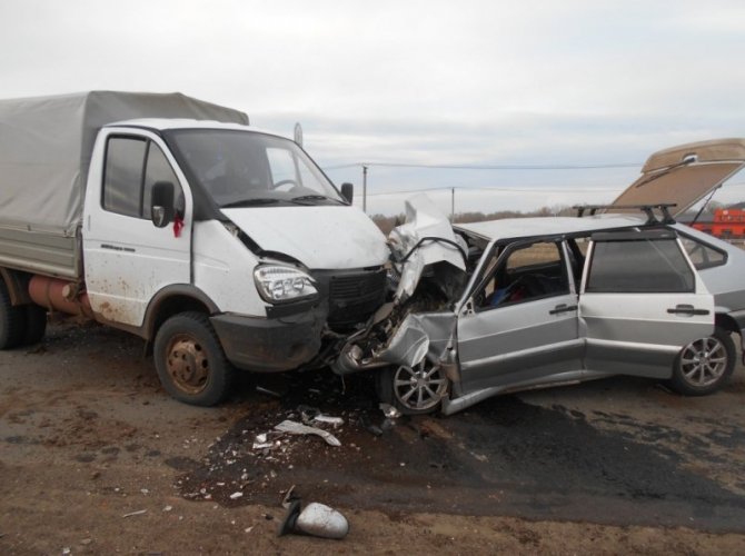 В Оренбургской области погибли два человека из ВАЗа.jpg