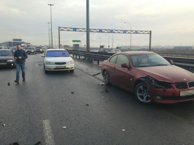 Две массовые аварии на КАД в Петербурге (2).jpg