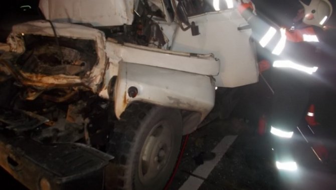 В Камешковском районе в ДТП погиб водитель грузовика.jpg