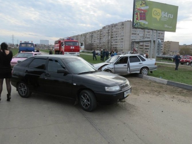 В Балакове водитель умер за рулем и устроил ДТП (5).jpg