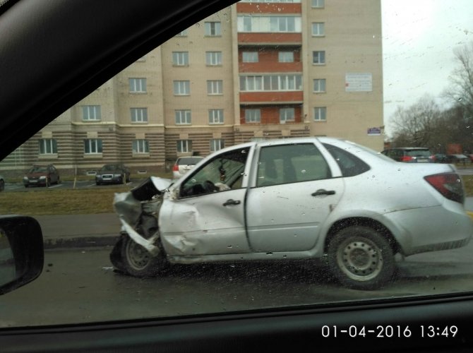 В ДТП на Белградской в Петербурге погиб водитель ВАЗа (1).jpg
