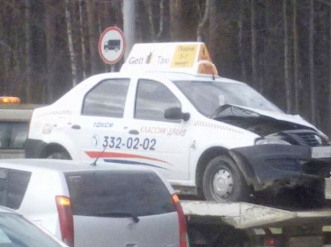 В Новосибирске в ДТП с такси погибла женщина (2).jpg