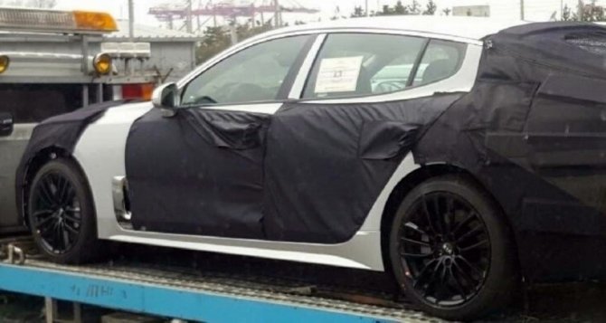 В Сеть выложили первые фото нового серийного спорткара Kia GT (2).jpg