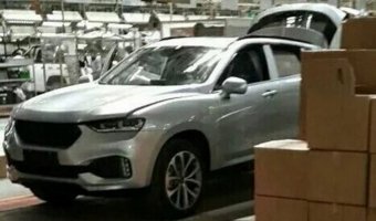 В Сети появились фото нового китайского кросс-купе Haval